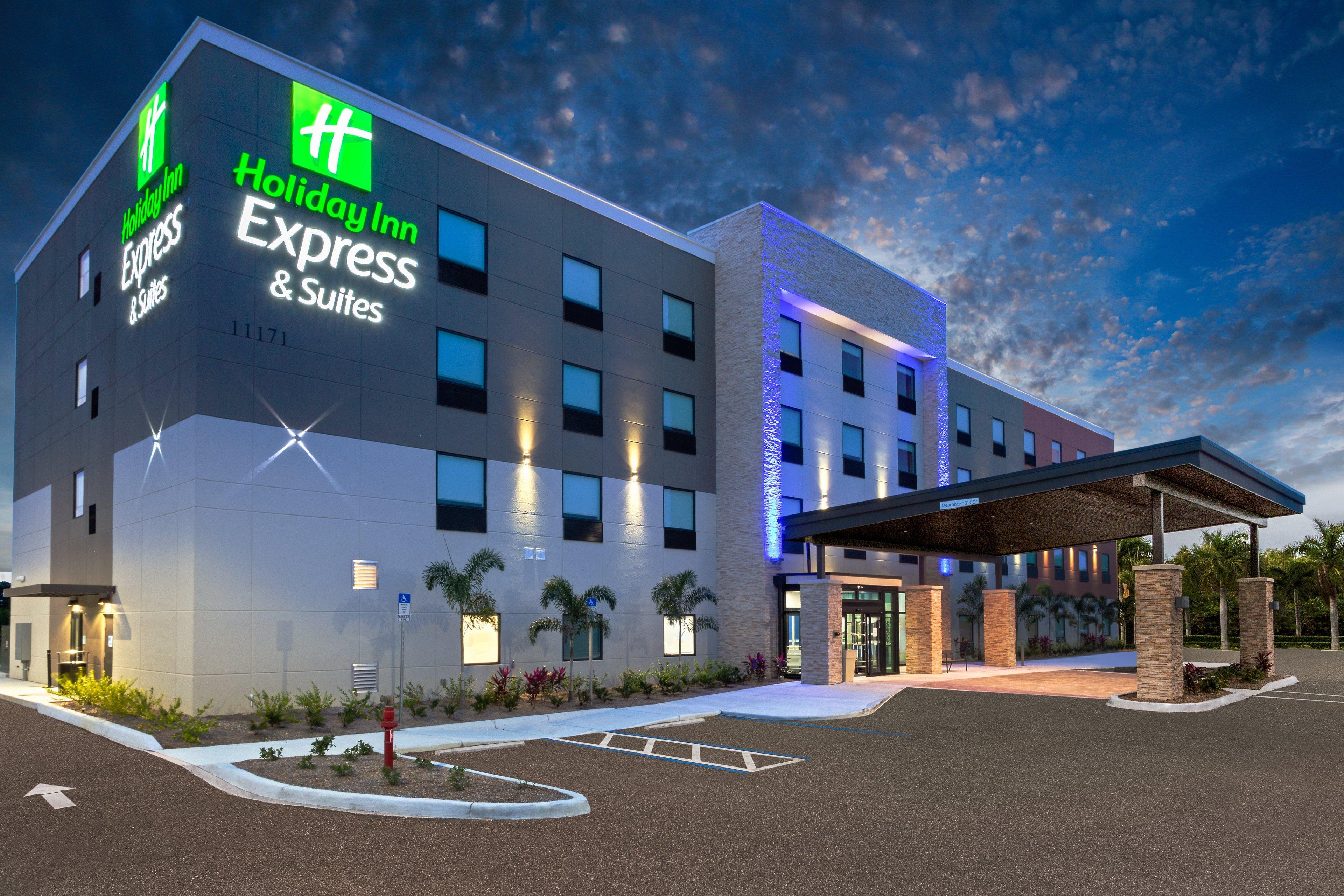 Holiday Inn Express & Suites Ft Myers Beach-Sanibel Gateway By Ihg Fort Myers Beach Ngoại thất bức ảnh