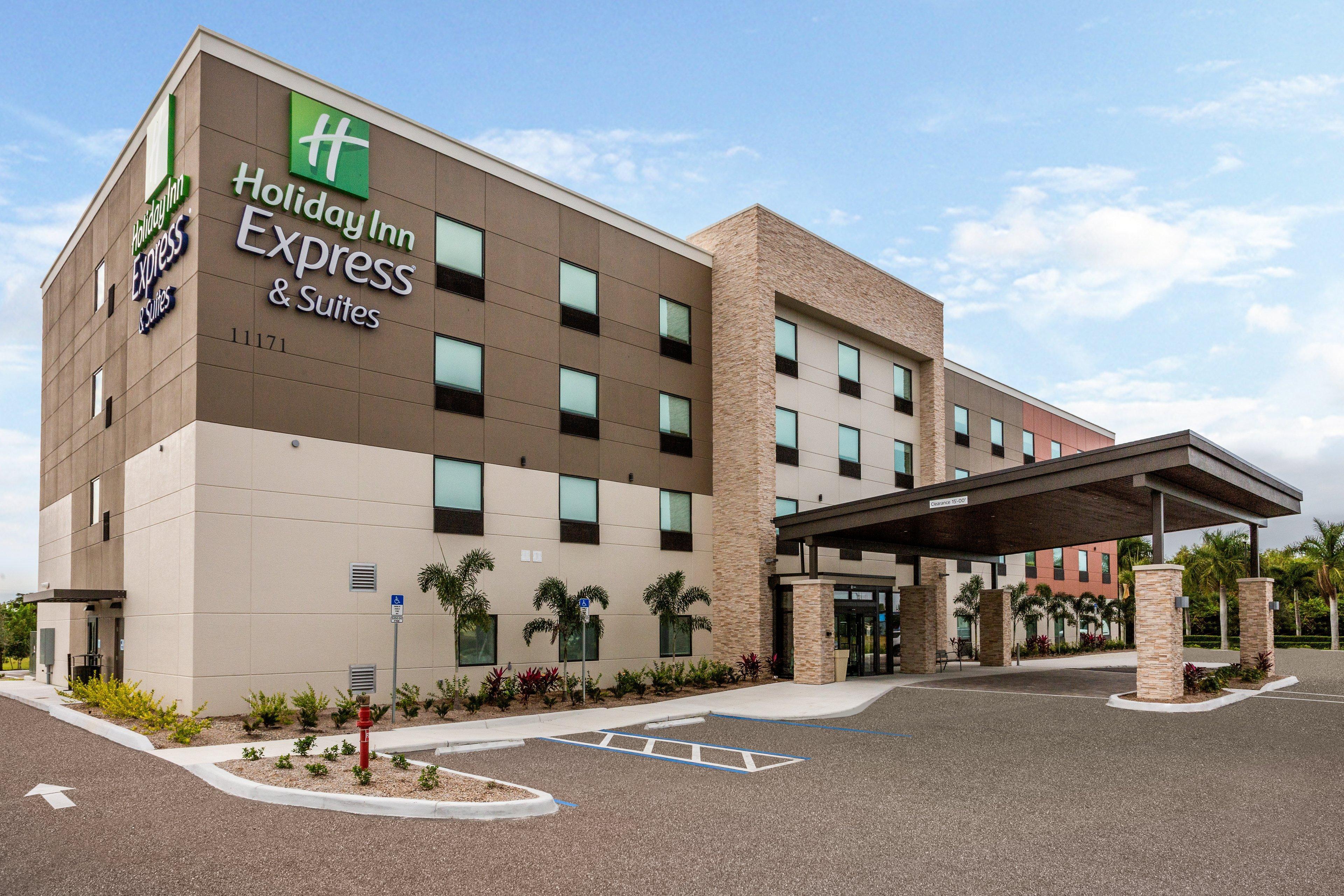 Holiday Inn Express & Suites Ft Myers Beach-Sanibel Gateway By Ihg Fort Myers Beach Ngoại thất bức ảnh